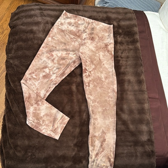 lululemon athletica Pants - Lululemon - Ltd. Ed. High Rise Shine Size 8-Bought, tried on never worn. New WOT